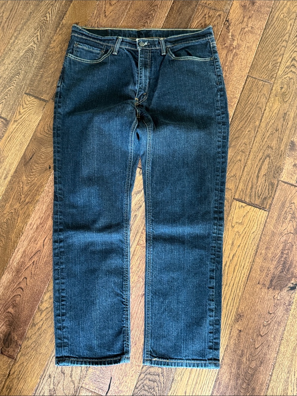 Classic Men's Dark Blue Levi 541 Straight-Leg Jeans